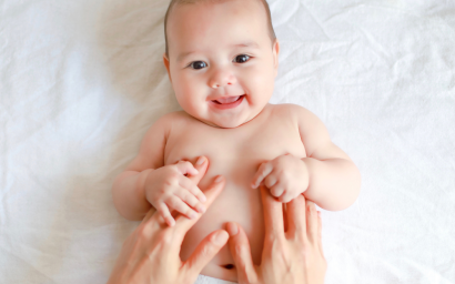  Massage bébé : comment masser bébé et quels sont les bienfaits ?